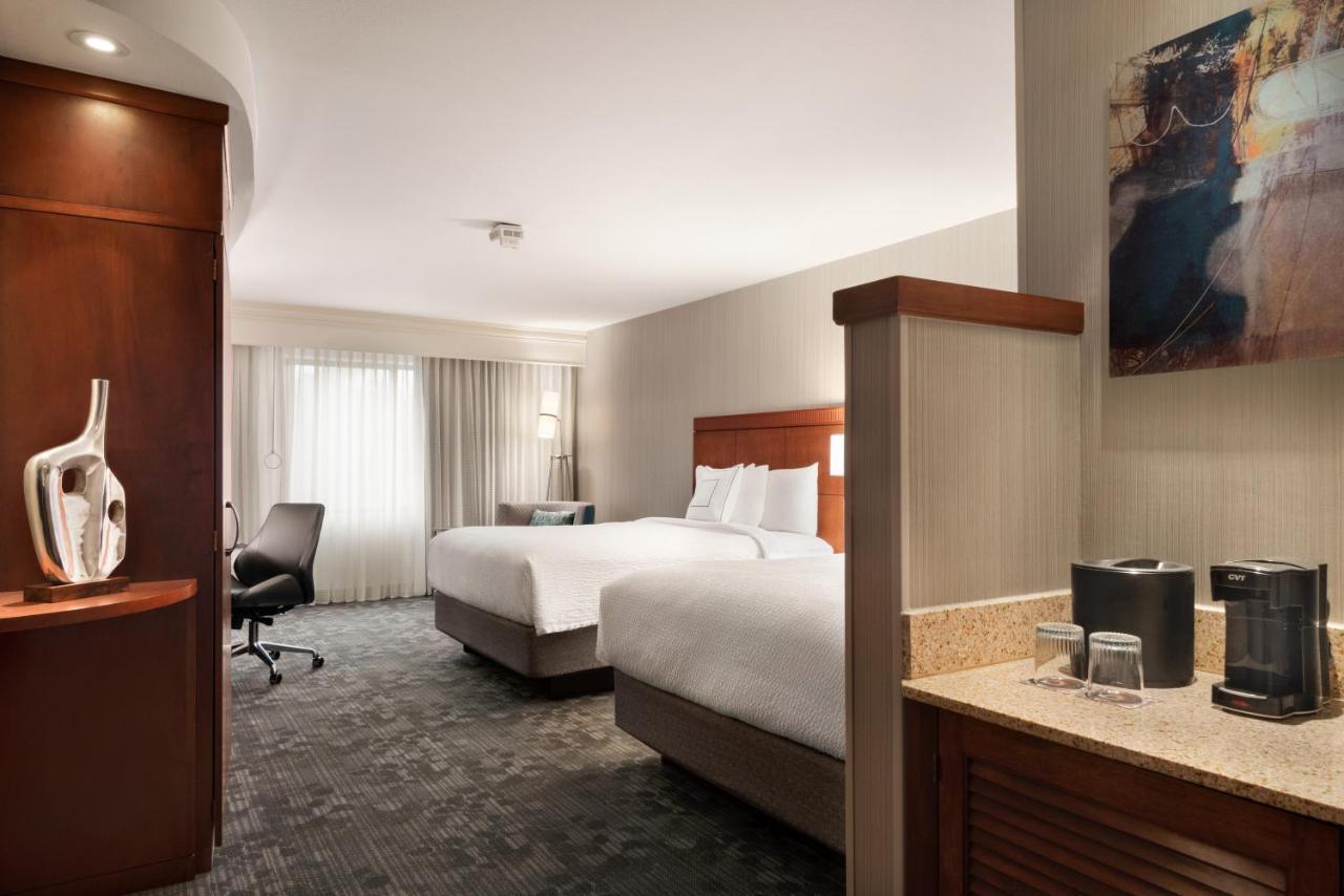 Courtyard By Marriott Potomac Mills Woodbridge Hotell Eksteriør bilde
