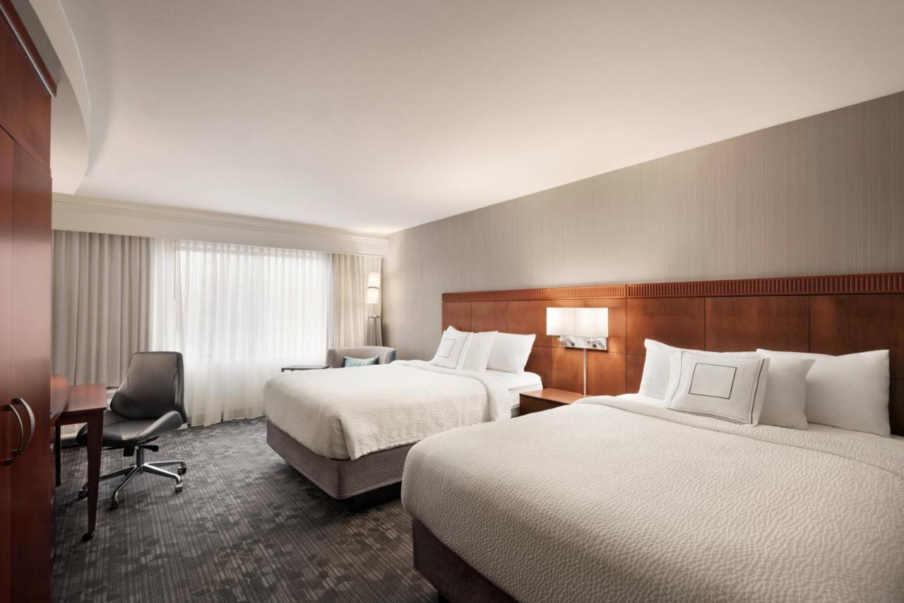 Courtyard By Marriott Potomac Mills Woodbridge Hotell Eksteriør bilde