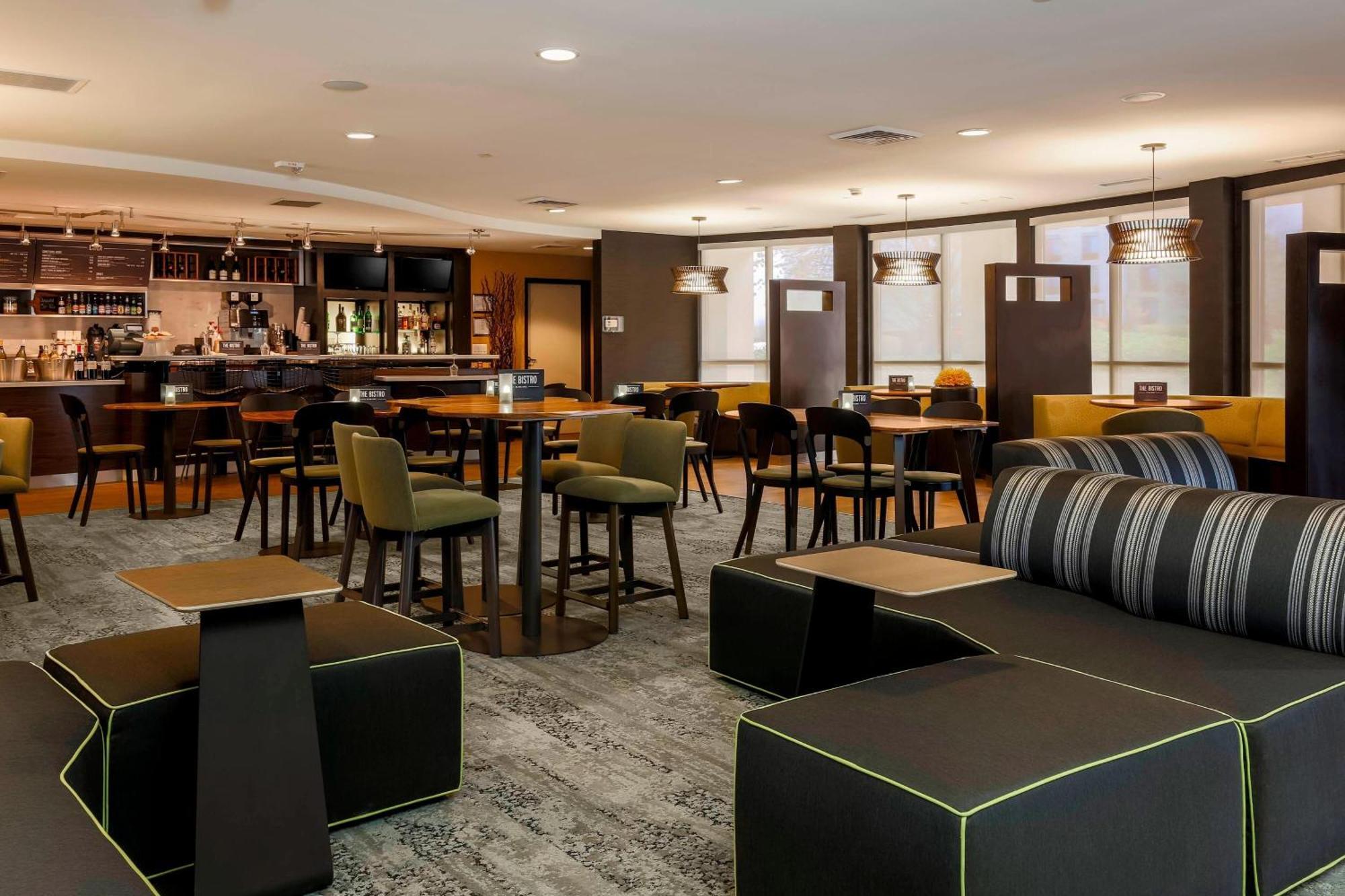 Courtyard By Marriott Potomac Mills Woodbridge Hotell Eksteriør bilde