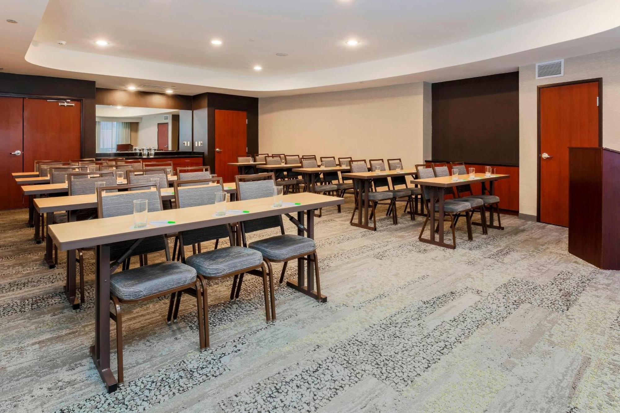 Courtyard By Marriott Potomac Mills Woodbridge Hotell Eksteriør bilde