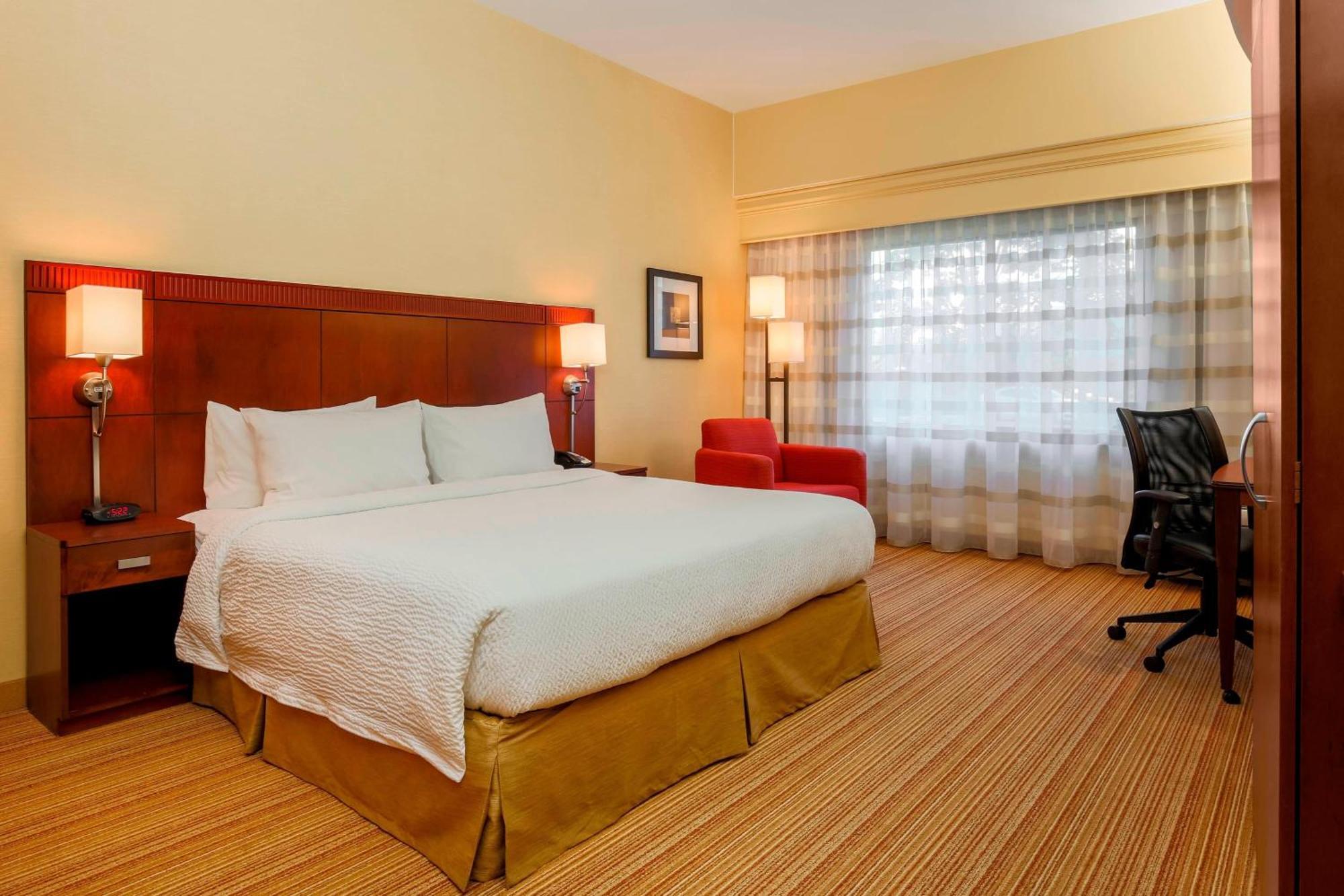 Courtyard By Marriott Potomac Mills Woodbridge Hotell Eksteriør bilde