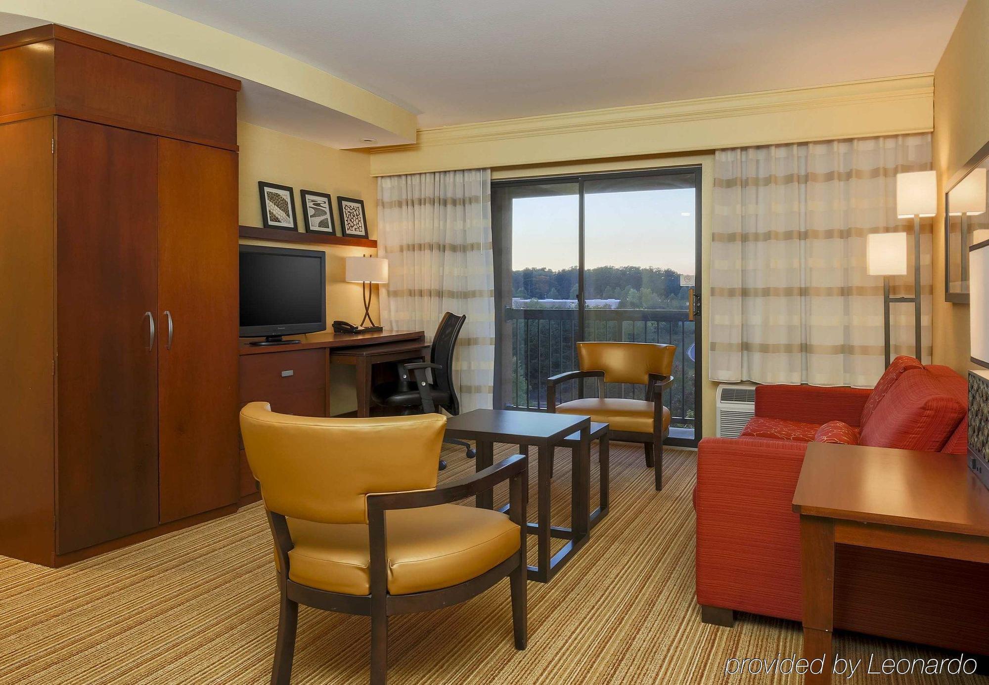 Courtyard By Marriott Potomac Mills Woodbridge Hotell Eksteriør bilde